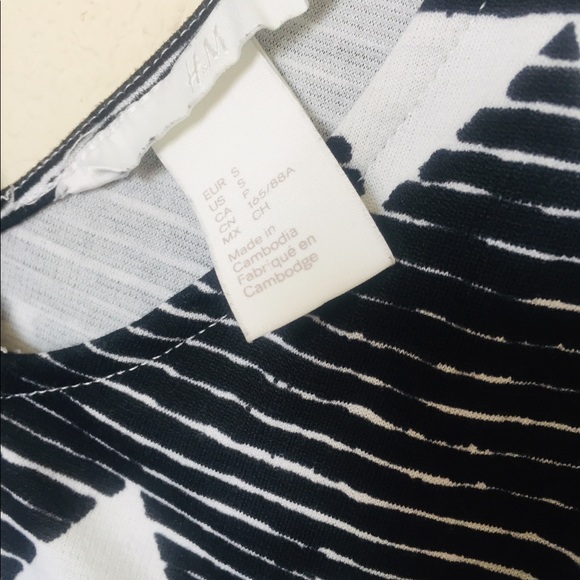 5/$20 H&M Black & White Skater Dress - Picture 2 of 4